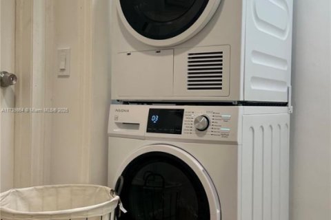 Copropriété à louer à Hollywood, Floride: 1 chambre, 69.68 m2 № 1934153 - photo 5