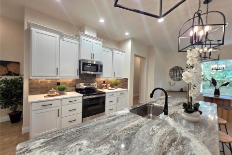 House in Brooksville, Florida 4 bedrooms, 236.9 sq.m. № 2212753 - photo 12
