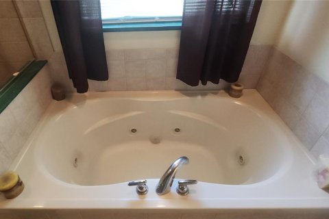House in Sebring, Florida 3 bedrooms, 177.07 sq.m. № 1909291 - photo 18