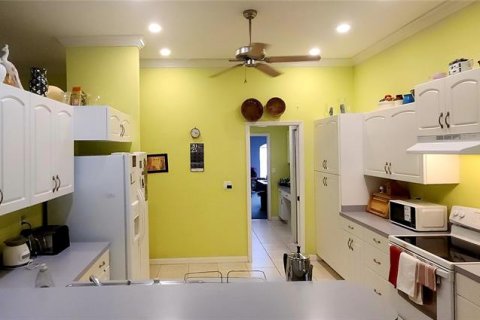 House in Sebring, Florida 3 bedrooms, 177.07 sq.m. № 1909291 - photo 8