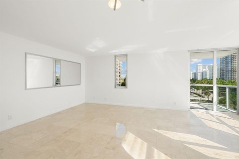 Copropriété à vendre à Fort Lauderdale, Floride: 2 chambres, 123.37 m2 № 2417329 - photo 14