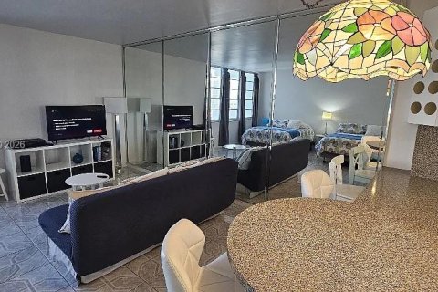 Снять в аренду кондоминиум в Майами-Бич, Флорида 50.63м2, № 2045567 - фото 6