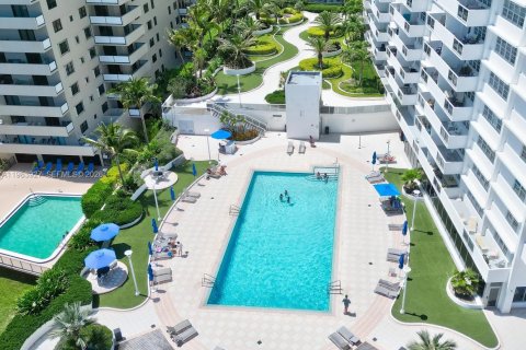 Снять в аренду кондоминиум в Майами-Бич, Флорида 50.63м2, № 2045567 - фото 19