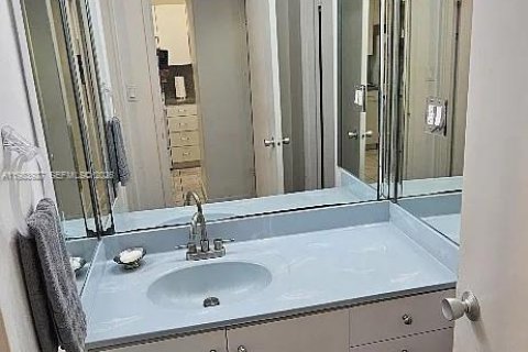 Снять в аренду кондоминиум в Майами-Бич, Флорида 50.63м2, № 2045567 - фото 7