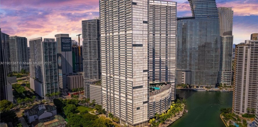 Кондоминиум с 1 комнатой в Майами, Флорида № 2015183