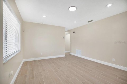 Casa en venta en Orlando, Florida, 3 dormitorios, 94.76 m2 № 2167490 - foto 12