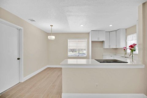 Casa en venta en Orlando, Florida, 3 dormitorios, 94.76 m2 № 2167490 - foto 2