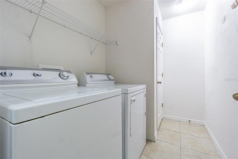 Townhouse in New Port Richey, Florida 3 bedrooms, 156.63 sq.m. № 1616424 - photo 11