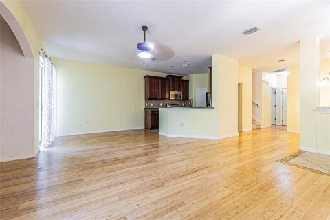 Townhouse in New Port Richey, Florida 3 bedrooms, 156.63 sq.m. № 1616424 - photo 4