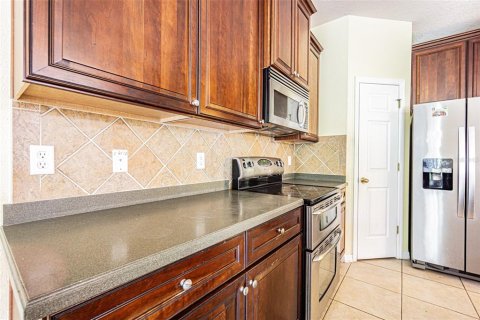 Townhouse in New Port Richey, Florida 3 bedrooms, 156.63 sq.m. № 1616424 - photo 8