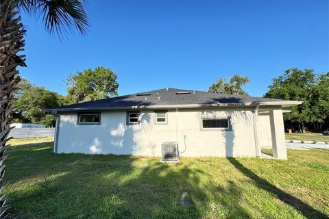 Commercial property in Ocala, Florida 4 bedrooms, 206.06 sq.m. № 2222613 - photo 5