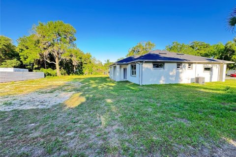 Commercial property in Ocala, Florida 4 bedrooms, 206.06 sq.m. № 2222613 - photo 6