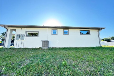Commercial property in Ocala, Florida 4 bedrooms, 206.06 sq.m. № 2222613 - photo 8