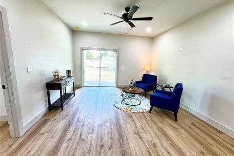 Commercial property in Ocala, Florida 4 bedrooms, 206.06 sq.m. № 2222613 - photo 14