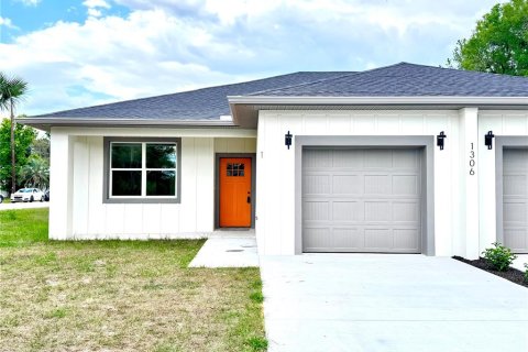 Commercial property in Ocala, Florida 4 bedrooms, 206.06 sq.m. № 2222613 - photo 3