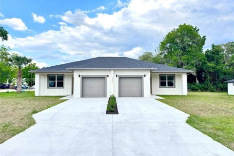 Commercial property in Ocala, Florida 4 bedrooms, 206.06 sq.m. № 2222613
