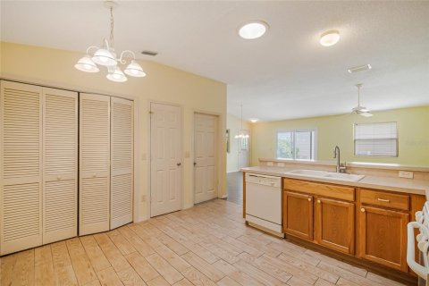 Villa ou maison à louer à The Villages, Floride: 2 chambres, 107.4 m2 № 2098250 - photo 16