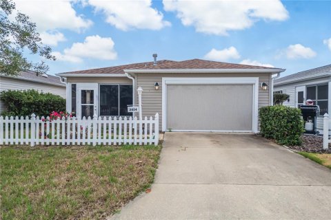 Villa ou maison à The Villages, Floride 2 chambres, 107.4 m2 № 2098250