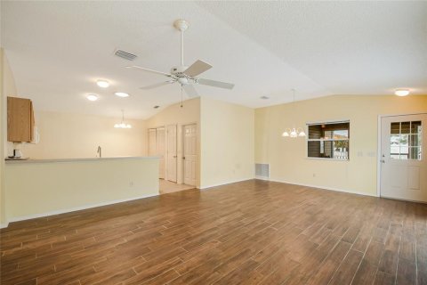 Villa ou maison à louer à The Villages, Floride: 2 chambres, 107.4 m2 № 2098250 - photo 12