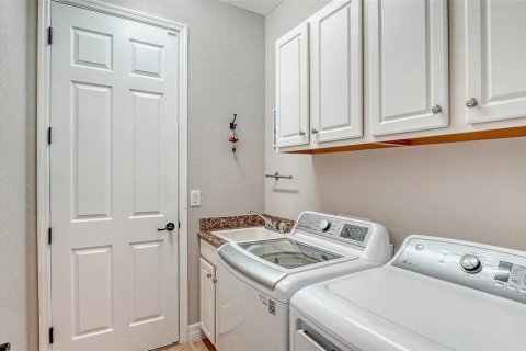 House in LAKEWOOD NATIONAL in Lakewood Ranch, Florida 2 bedrooms, 171.87 sq.m. № 1651475 - photo 27