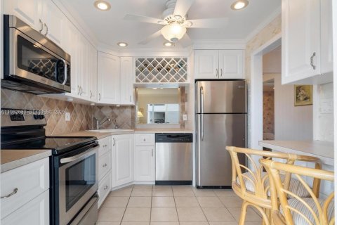 Copropriété à louer à Lauderdale-by-the-Sea, Floride: 2 chambres, 92.9 m2 № 2010039 - photo 8