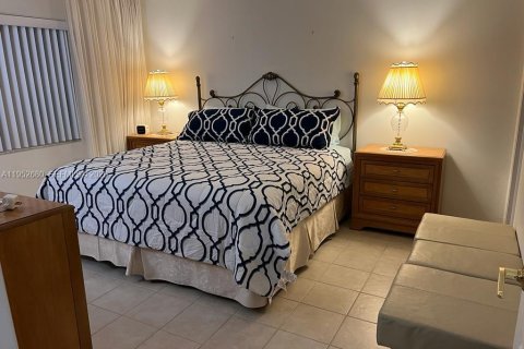 Copropriété à louer à Lauderdale-by-the-Sea, Floride: 2 chambres, 92.9 m2 № 2010039 - photo 21