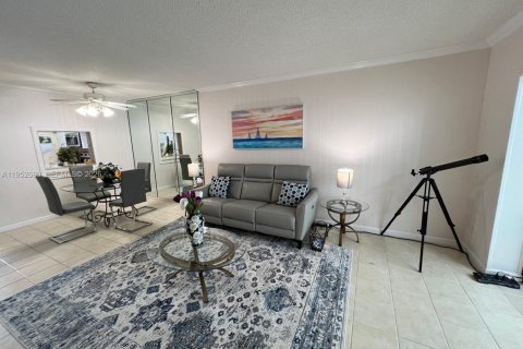 Copropriété à louer à Lauderdale-by-the-Sea, Floride: 2 chambres, 92.9 m2 № 2010039 - photo 12