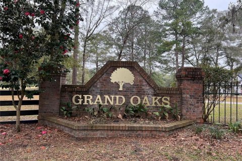 Terreno en venta en High Springs, Florida № 1717177 - foto 1