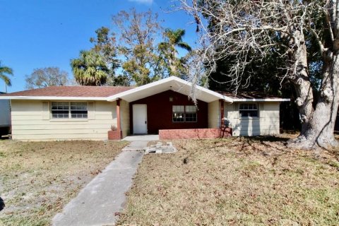 House in Port Richey, Florida 3 bedrooms, 213.58 sq.m. № 1525071 - photo 7