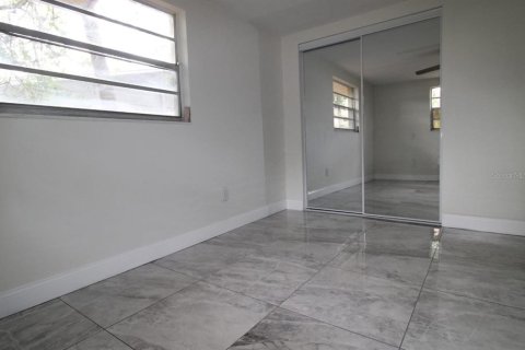 House in Port Richey, Florida 3 bedrooms, 213.58 sq.m. № 1525071 - photo 14