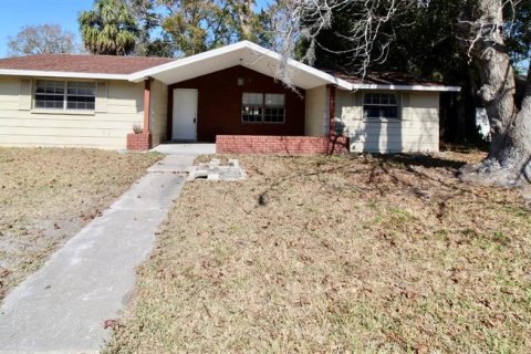 House in Port Richey, Florida 3 bedrooms, 213.58 sq.m. № 1525071 - photo 6