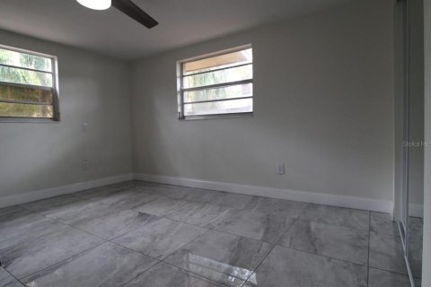 House in Port Richey, Florida 3 bedrooms, 213.58 sq.m. № 1525071 - photo 15