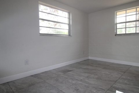 House in Port Richey, Florida 3 bedrooms, 213.58 sq.m. № 1525071 - photo 16