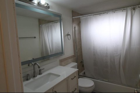 House in Port Richey, Florida 3 bedrooms, 213.58 sq.m. № 1525071 - photo 17