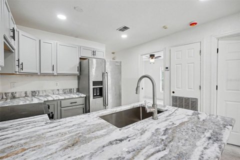 Villa ou maison à louer à Lakeland, Floride: 3 chambres, 115.66 m2 № 2102096 - photo 11