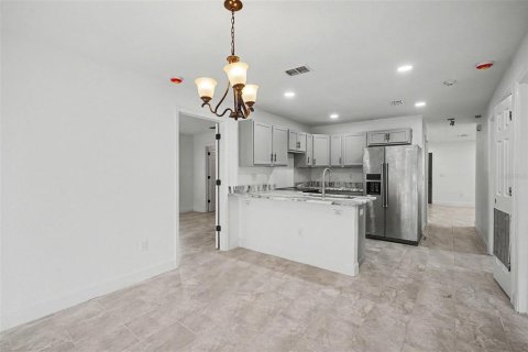 Villa ou maison à louer à Lakeland, Floride: 3 chambres, 115.66 m2 № 2102096 - photo 7