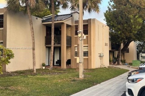 Купить кондоминиум в Майами, Флорида 2 спальни, 70.61м2, № 1967122 - фото 1