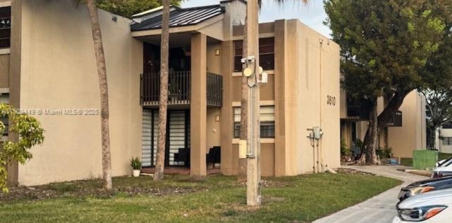 Кондоминиум с 2 спальнями в Майами, Флорида № 1967122