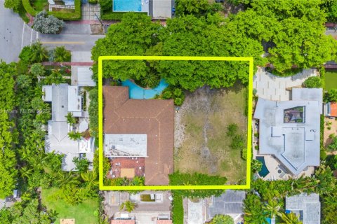 House in Miami Beach, Florida 5 bedrooms, 418.99 sq.m. № 1797128 - photo 9