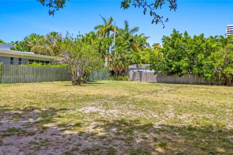 House in Miami Beach, Florida 5 bedrooms, 418.99 sq.m. № 1797128 - photo 11