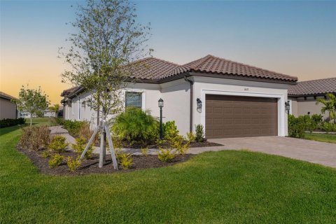 House in Bradenton, Florida 3 bedrooms, 178.93 sq.m. № 1514565 - photo 1