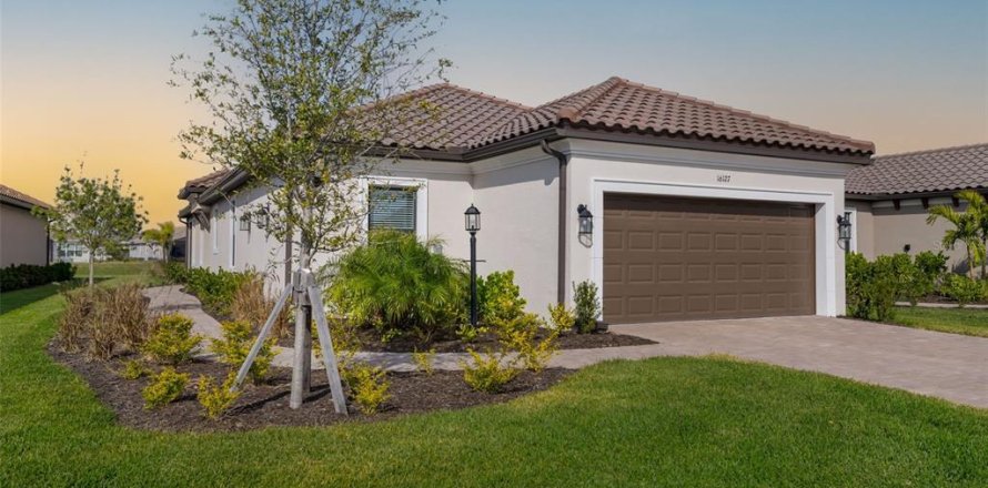 House in Bradenton, Florida 3 bedrooms, 178.93 sq.m. № 1514565
