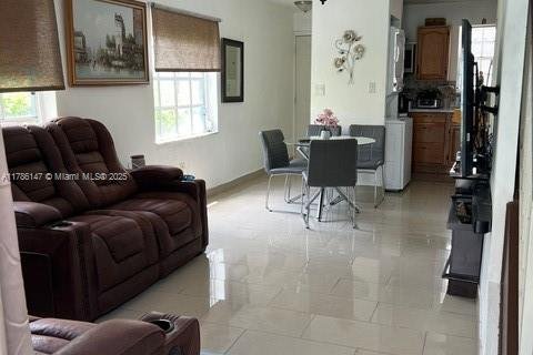 Touwnhouse à vendre à Miami, Floride: 3 chambres, 88.81 m2 № 1701540 - photo 10