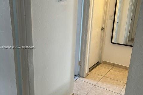 Touwnhouse à vendre à Miami, Floride: 3 chambres, 88.81 m2 № 1701540 - photo 22