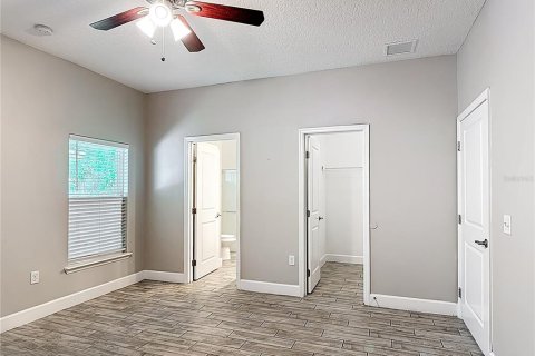 House in Kissimmee, Florida 3 bedrooms, 120.96 sq.m. № 1744597 - photo 12
