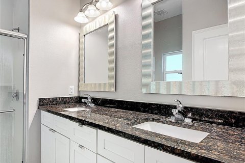 House in Kissimmee, Florida 3 bedrooms, 120.96 sq.m. № 1744597 - photo 14