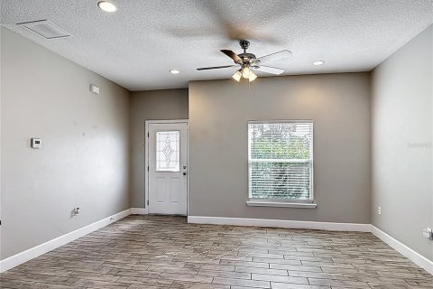 House in Kissimmee, Florida 3 bedrooms, 120.96 sq.m. № 1744597 - photo 7