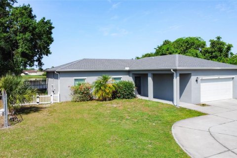 House in Kissimmee, Florida 3 bedrooms, 120.96 sq.m. № 1744597 - photo 2