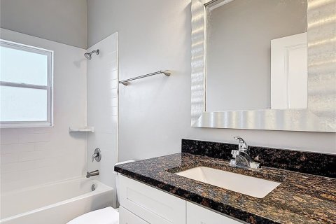 House in Kissimmee, Florida 3 bedrooms, 120.96 sq.m. № 1744597 - photo 20