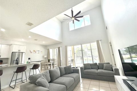 House in Clermont, Florida 8 bedrooms, 292.08 sq.m. № 1898741 - photo 5